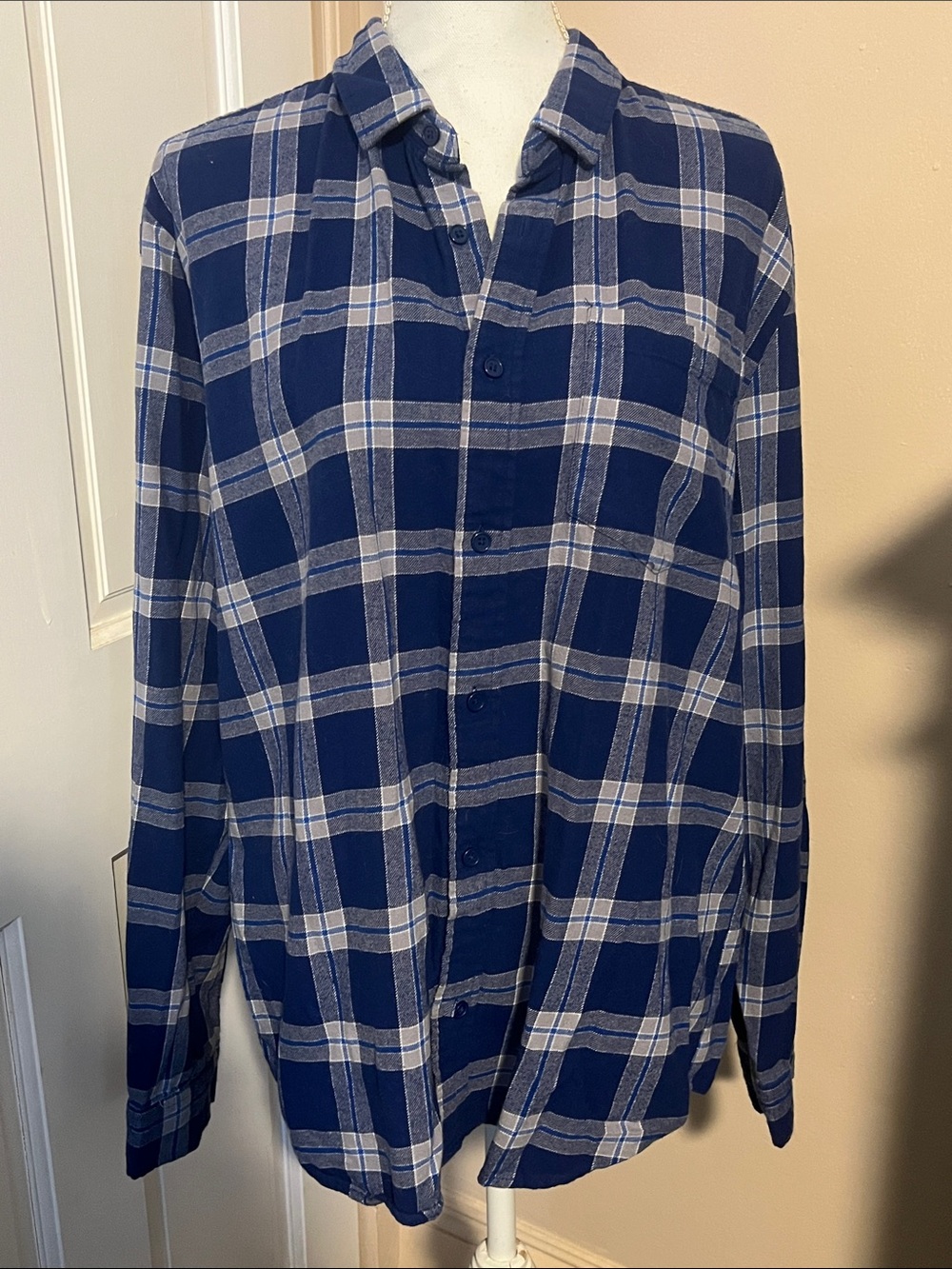 Women’s Forever 21 Navy and White Plaid Button-Down Shirt